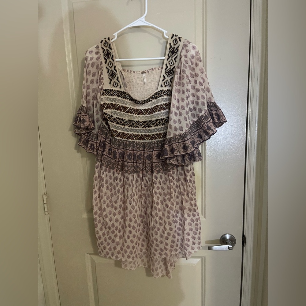 Bohemian Patterned Dress with Ruffle Sleeves